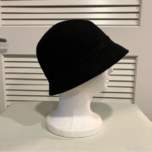 Vintage 100% Wool Black Cloche Elegant Hat Bell Shape